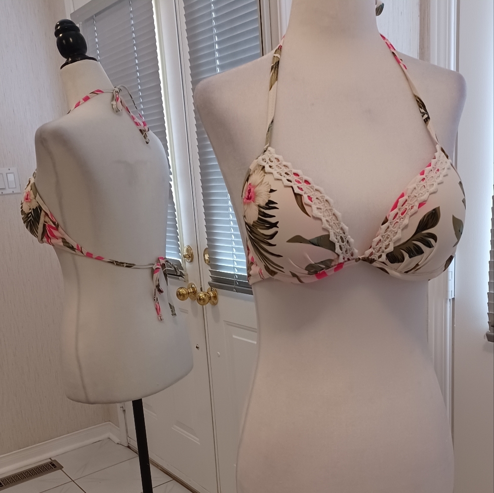 4/$40 Push-Up Floral Bikini Top - Size Small